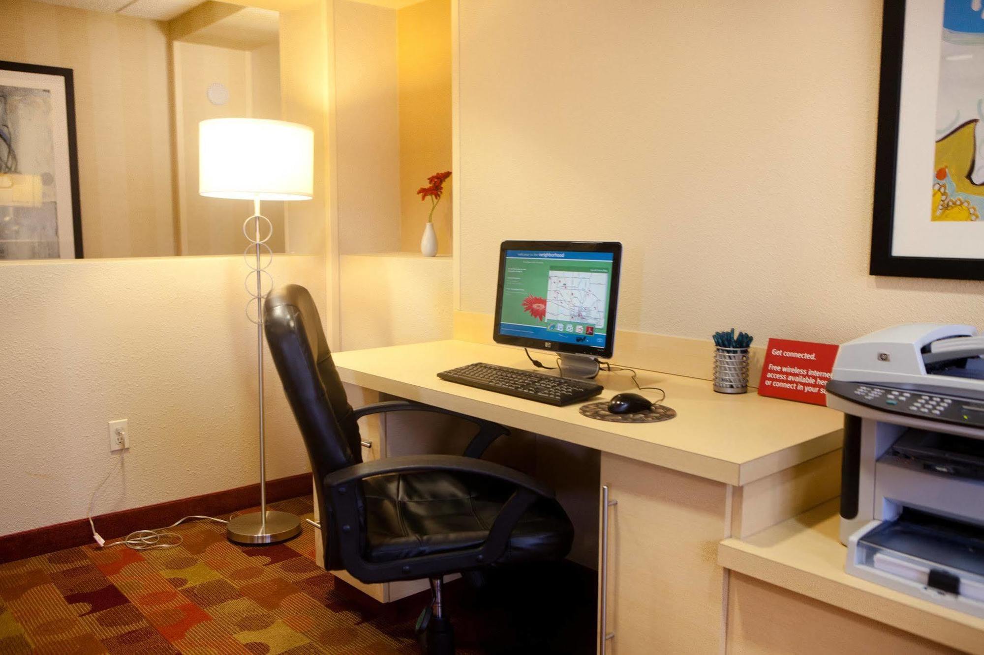 ทาวน์เพลซ สวีท โรเชสเตอร์ Hotel ภายนอก รูปภาพ